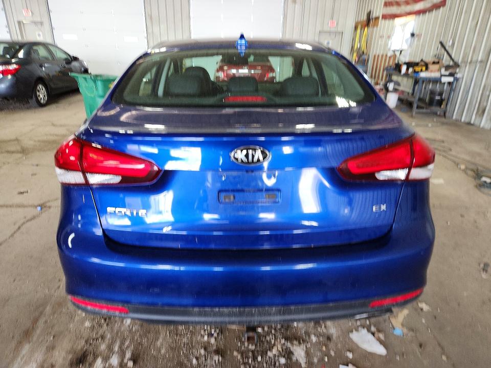 56191496 :رقم المزاد ، 3KPFN4A86HE090555 vin ، 2017 Kia Forte مزاد بيع