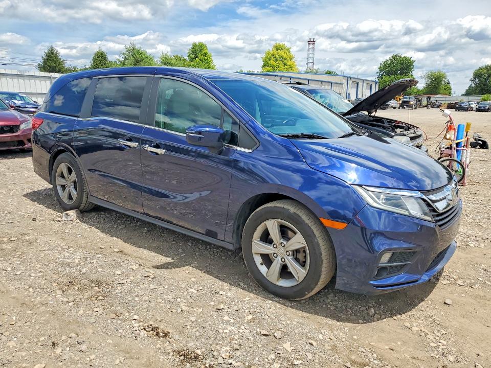58385856 :رقم المزاد ، 5FNRL6H74JB020693 vin ، 2018 Honda Odyssey مزاد بيع