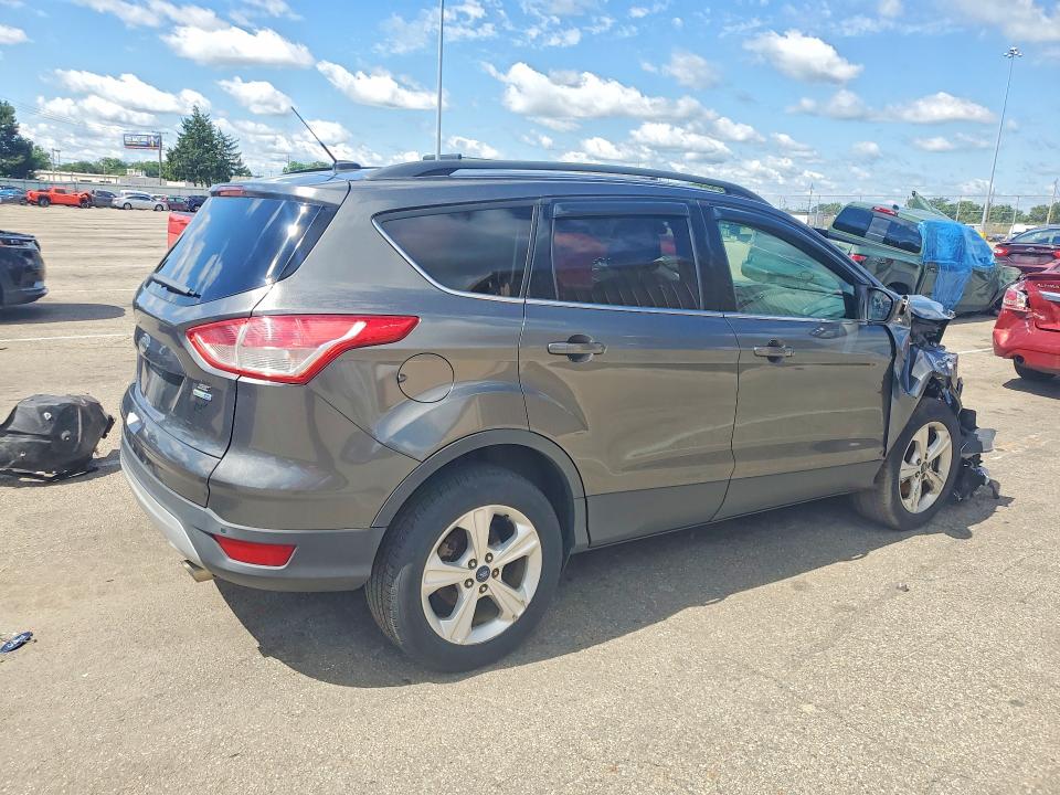 2015 Ford Escape მანქანა იყიდება აუქციონზე, vin: 1FMCU9GX8FUB82049, აუქციონის ნომერი: 57305176