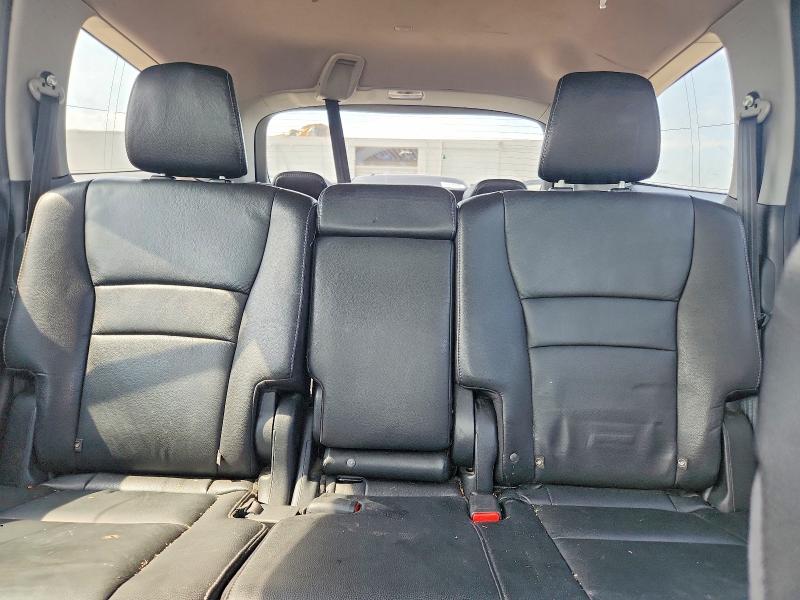 56410556 :رقم المزاد ، 5FNYF6H76GB015555 vin ، 2016 Honda Pilot مزاد بيع