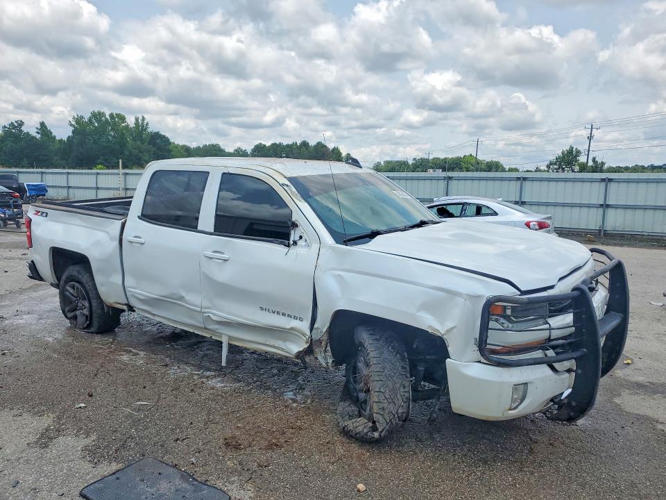 2018 Chevrolet Silverado მანქანა იყიდება აუქციონზე, vin: 3GCUKREC0JG165790, აუქციონის ნომერი: 58635686