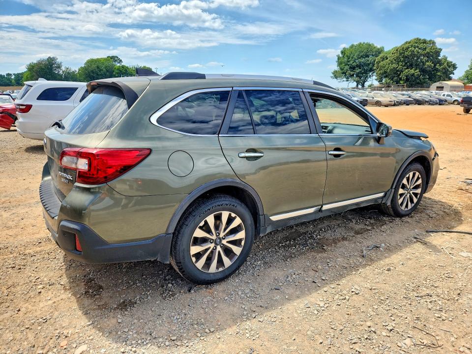 56106316 :رقم المزاد ، 4S4BSETC0J3231336 vin ، 2018 Subaru Outback مزاد بيع