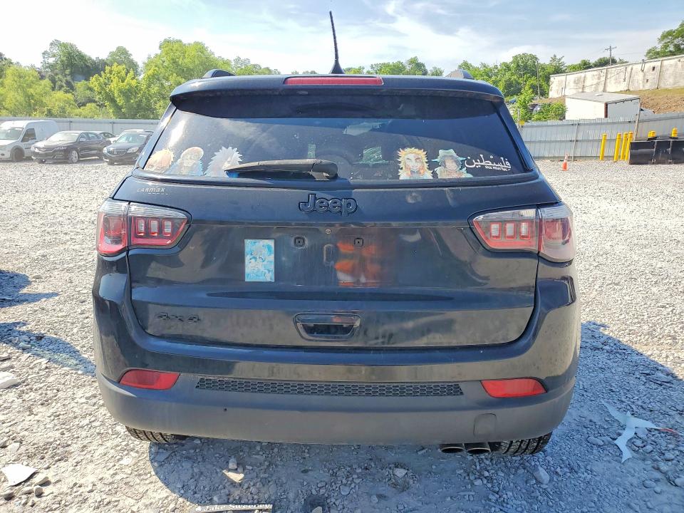 56176356 :رقم المزاد ، 3C4NJDBB6JT325359 vin ، 2018 Jeep Compass مزاد بيع
