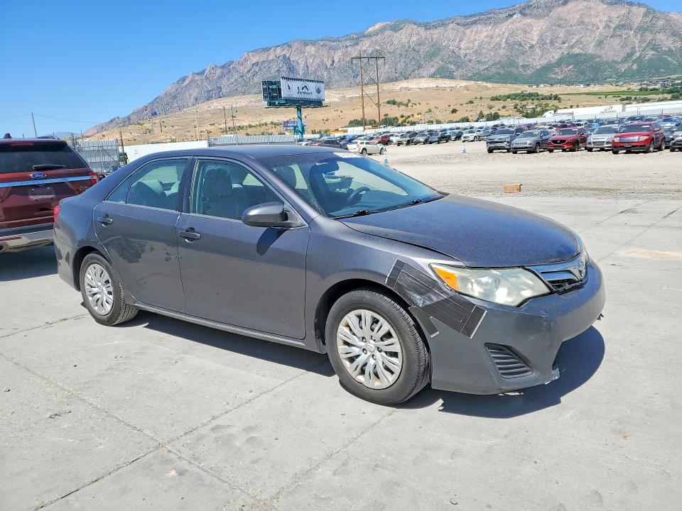 57370476 :رقم المزاد ، 4T4BF1FK2DR281885 vin ، 2013 Toyota Camry مزاد بيع