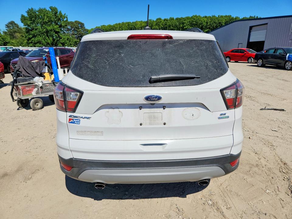 55966886 :رقم المزاد ، 1FMCU0GD7JUA18818 vin ، 2018 Ford Escape مزاد بيع