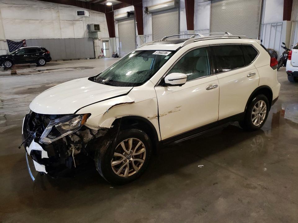 2017 Nissan Rogue მანქანა იყიდება აუქციონზე, vin: 5N1AT2MV7HC742057, აუქციონის ნომერი: 57660236