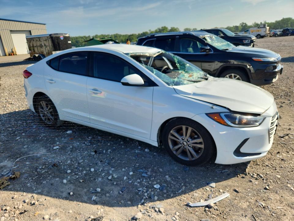 58614876 :رقم المزاد ، 5NPD84LF3JH236244 vin ، 2018 Hyundai Elantra مزاد بيع