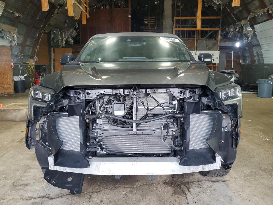 Продажа на аукционе авто 2024 Toyota Sequoia, vin: 7SVAAABA7RX046755, номер лота: 58686626