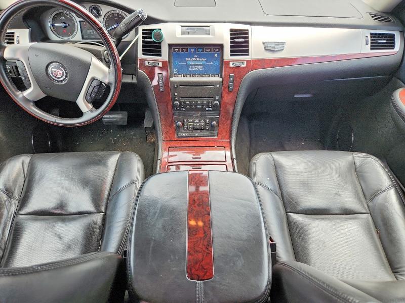 2009 Cadillac Escalade მანქანა იყიდება აუქციონზე, vin: 1GYFK23269R100636, აუქციონის ნომერი: 56688096