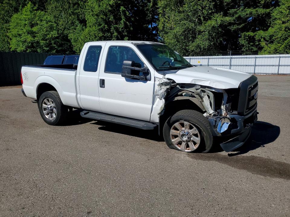 57879326 :رقم المزاد ، 1FT8X3B6XFEB27092 vin ، 2015 Ford F350 مزاد بيع
