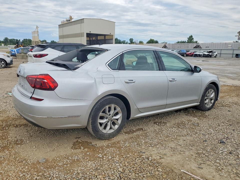 58034966 :رقم المزاد ، 1VWAT7A33HC059399 vin ، 2017 Volkswagen Passat مزاد بيع