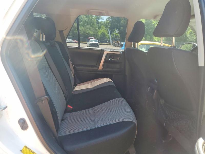 56034226 :رقم المزاد ، JTEBU5JR6F5272714 vin ، 2015 Toyota 4runner مزاد بيع