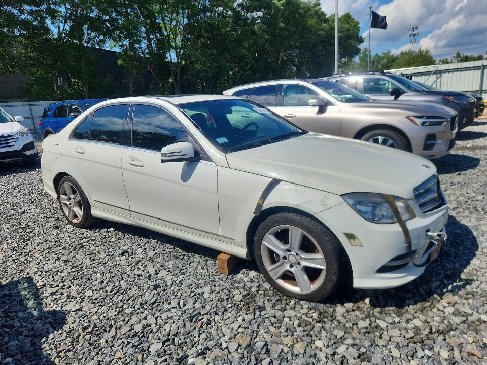 58828156 :رقم المزاد ، WDDGF8BB9BR148467 vin ، 2011 Mercedes-benz C مزاد بيع