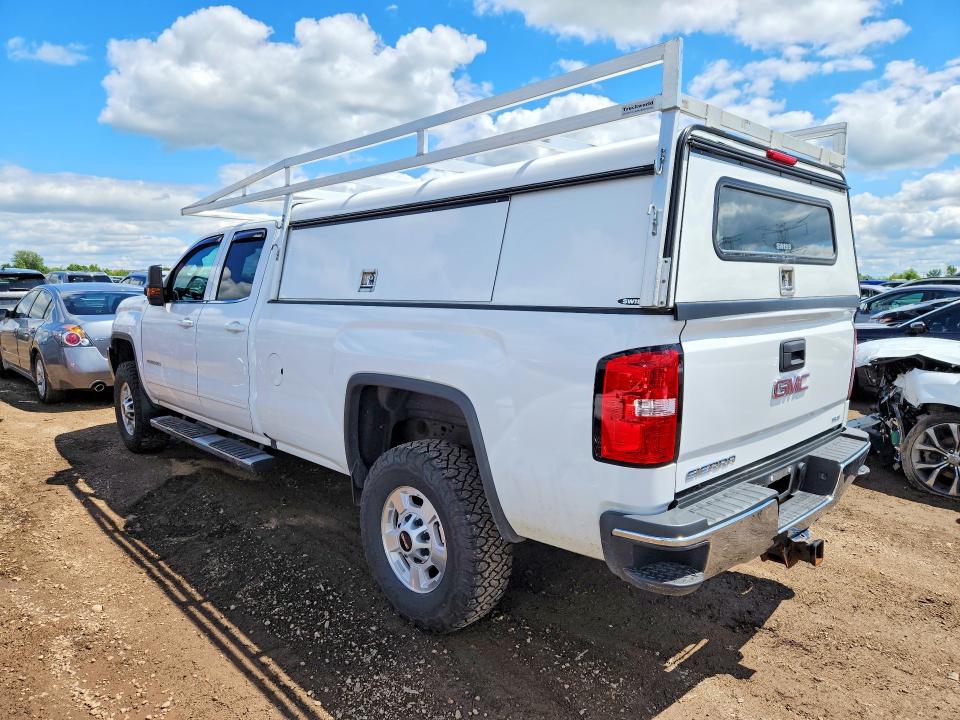57724056 :رقم المزاد ، 1GT22SEG7JZ252782 vin ، 2018 Gmc Sierra مزاد بيع
