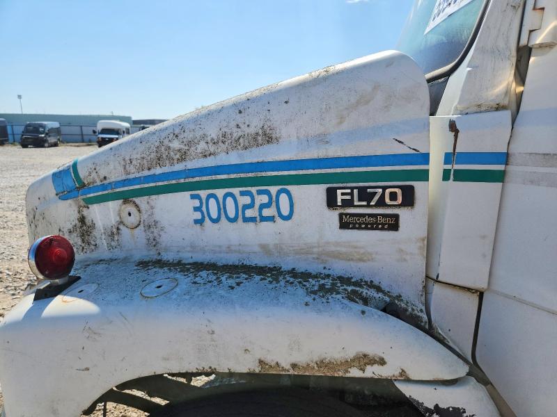 2004 Freightliner Fl70 მანქანა იყიდება აუქციონზე, vin: 1FVABTCS94HM51677, აუქციონის ნომერი: 55915156