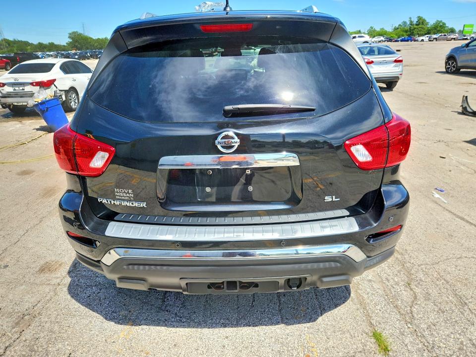 58546806 :رقم المزاد ، 5N1DR2MN8JC665748 vin ، 2018 Nissan Pathfinder مزاد بيع