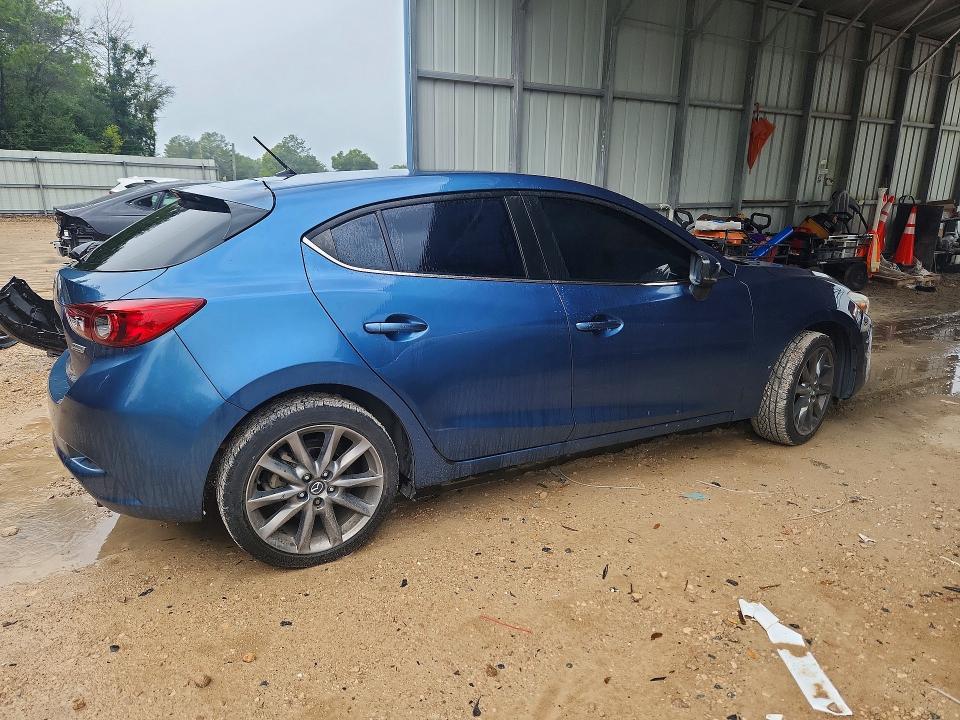 2018 Mazda 3 მანქანა იყიდება აუქციონზე, vin: 3MZBN1L39JM199390, აუქციონის ნომერი: 57722586
