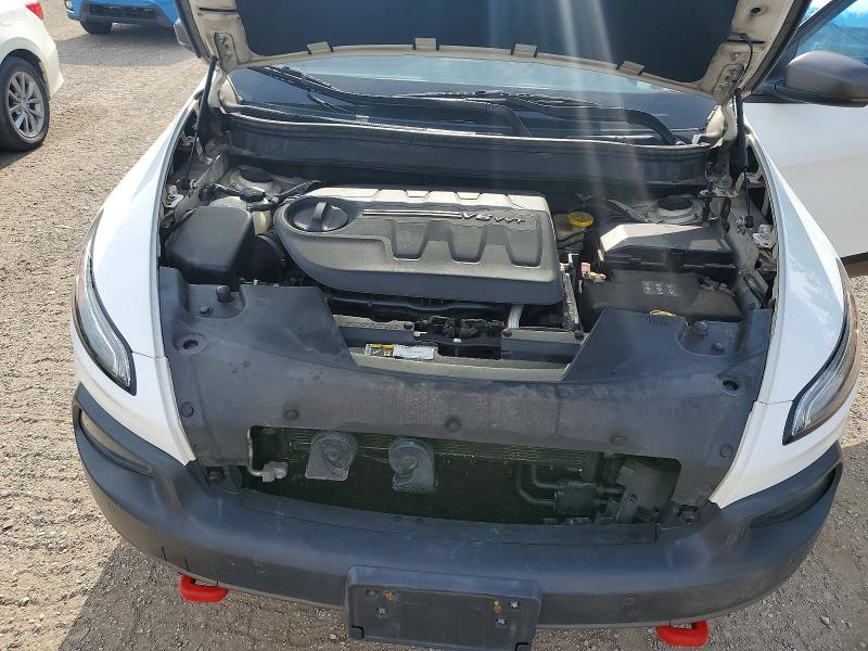58304916 :رقم المزاد ، 1C4PJMBS4FW623791 vin ، 2015 Jeep Cherokee مزاد بيع