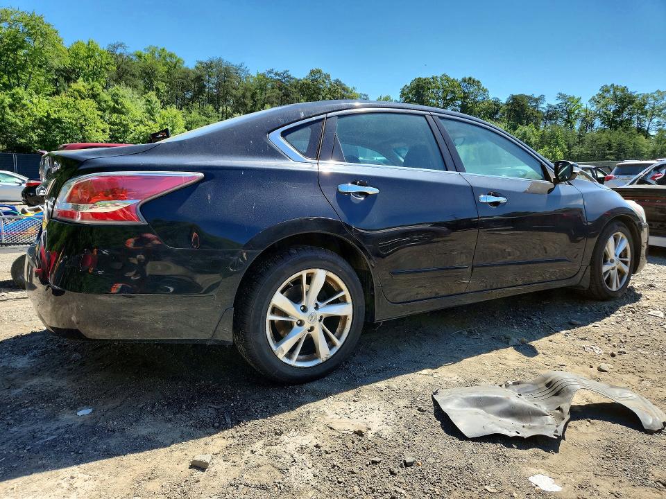 2015 Nissan Altima მანქანა იყიდება აუქციონზე, vin: 1N4AL3AP4FC950450, აუქციონის ნომერი: 55372646