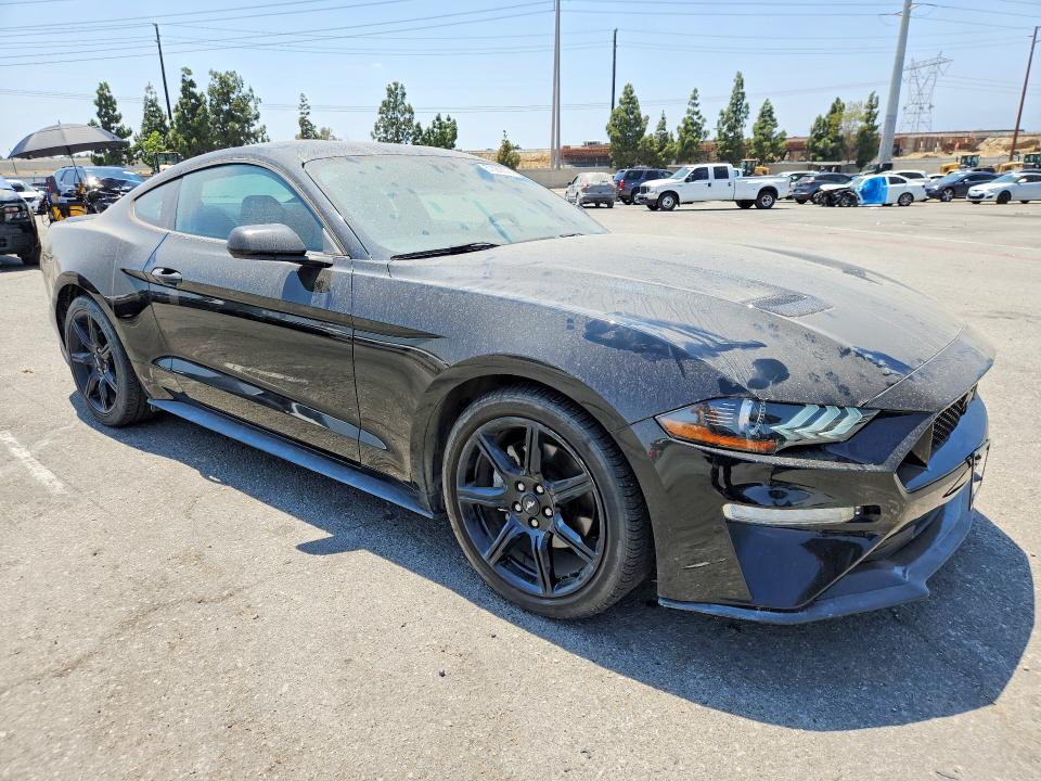 57089076 :رقم المزاد ، 1FA6P8TH1J5105016 vin ، 2018 Ford Mustang مزاد بيع