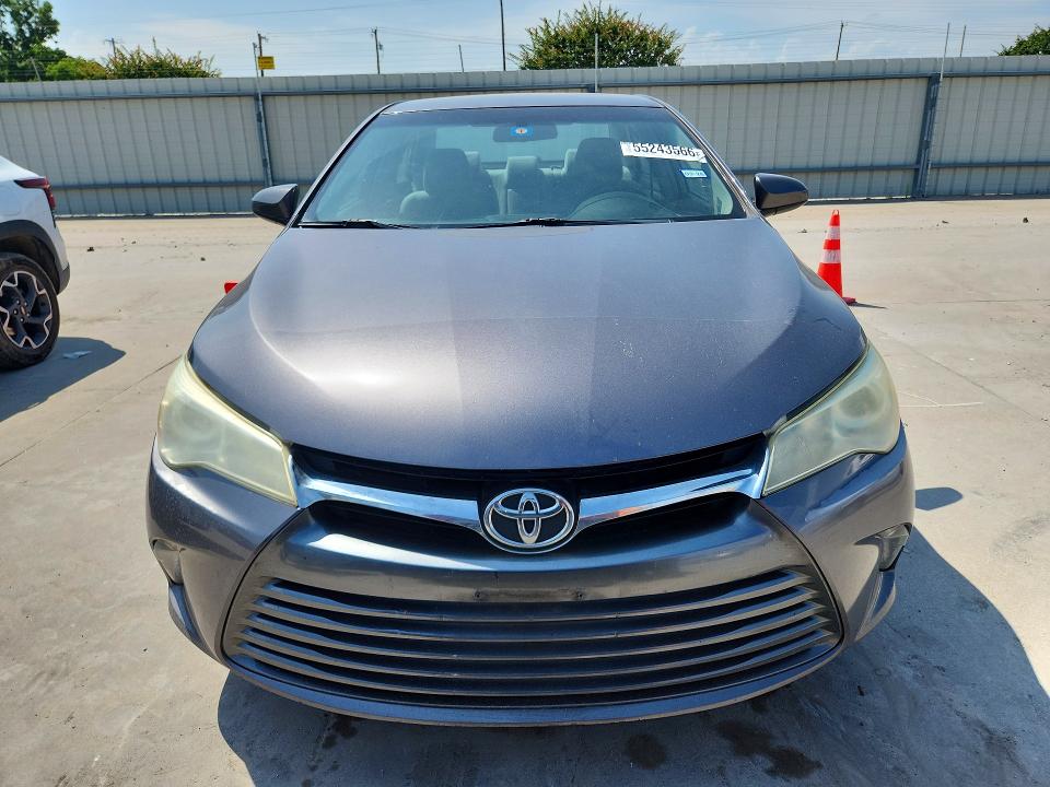 55243566 :رقم المزاد ، 4T1BF1FK7GU548887 vin ، 2016 Toyota Camry مزاد بيع