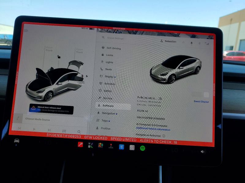 57944026 :رقم المزاد ، 5YJ3E1EB7JF069253 vin ، 2018 Tesla Model 3 مزاد بيع