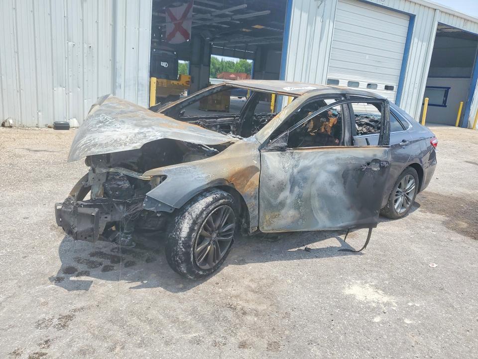58903566 :رقم المزاد ، 4T1BF1FK6HU440861 vin ، 2017 Toyota Camry مزاد بيع