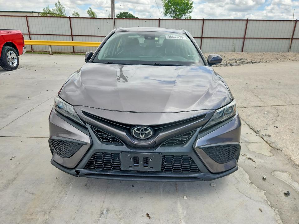 2022 Toyota Camry მანქანა იყიდება აუქციონზე, vin: 4T1G11BK8NU048115, აუქციონის ნომერი: 56889296