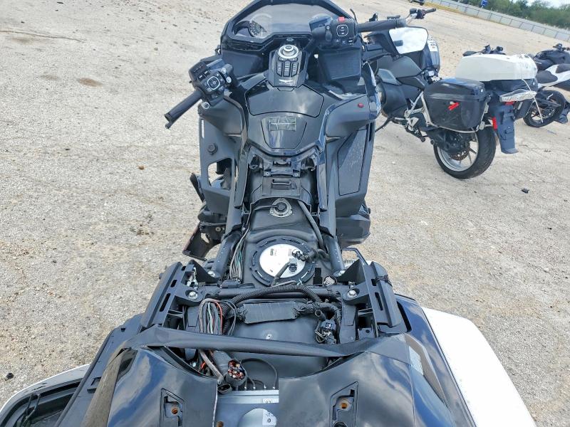 56504976 :رقم المزاد ، JH2SC7913MK300251 vin ، 2021 Honda Gl1800 مزاد بيع