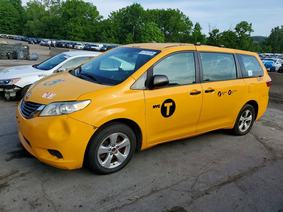 2016 Toyota Sienna მანქანა იყიდება აუქციონზე, vin: 5TDZK3DC2GS718146, აუქციონის ნომერი: 57137126