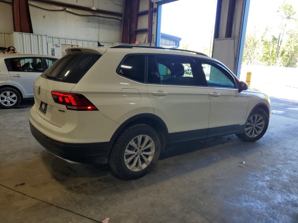 Продаж на аукціоні авто 2020 Volkswagen Tiguan, vin: 3VV0B7AX6LM121813, номер лоту: 55627976