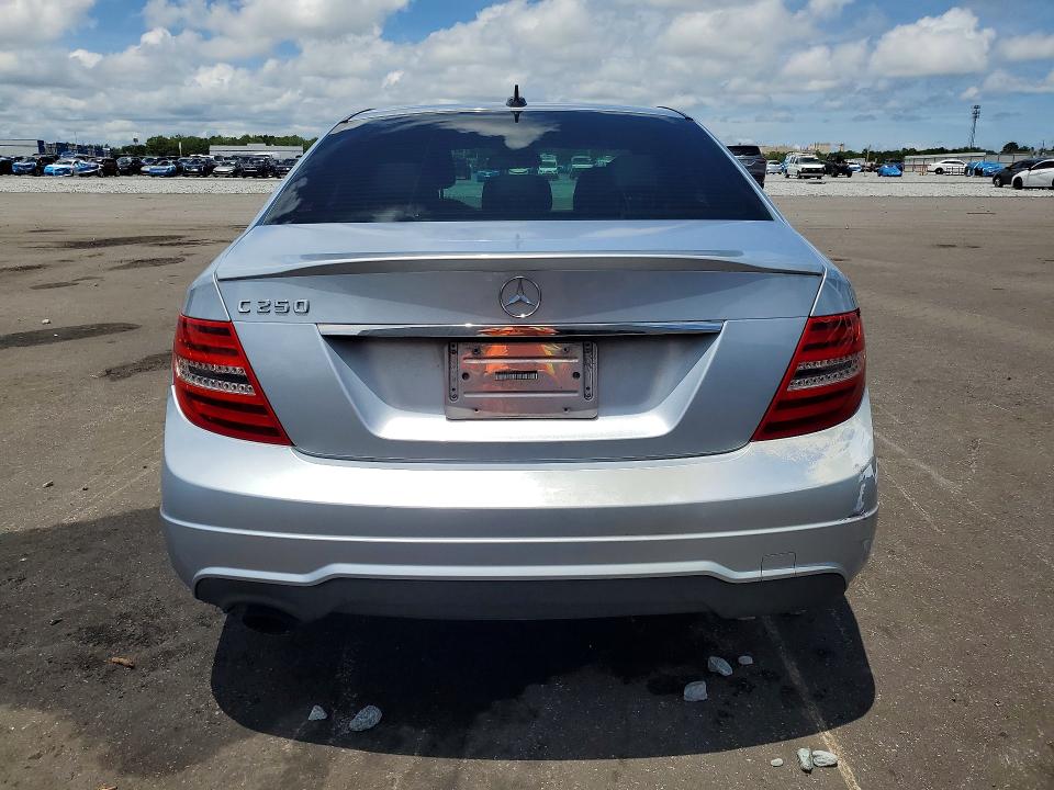Продажа на аукционе авто 2013 Mercedes-benz C, vin: WDDGF4HB2DA854052, номер лота: 57092266