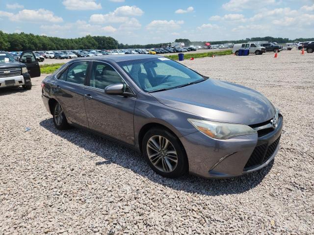 57425246 :رقم المزاد ، 4T1BF1FK1HU769872 vin ، 2017 Toyota Camry مزاد بيع