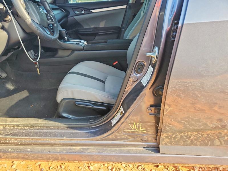 58655946 :رقم المزاد ، 2HGFC2F53JH584893 vin ، 2018 Honda Civic مزاد بيع