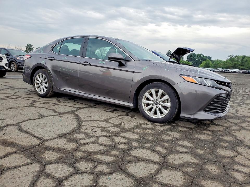 2019 Toyota Camry მანქანა იყიდება აუქციონზე, vin: 4T1B11HK4KU262662, აუქციონის ნომერი: 58272916