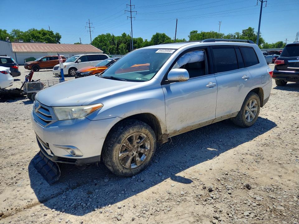 56028966 :رقم المزاد ، 5TDBK3EH8CS148014 vin ، 2012 Toyota Highlander مزاد بيع