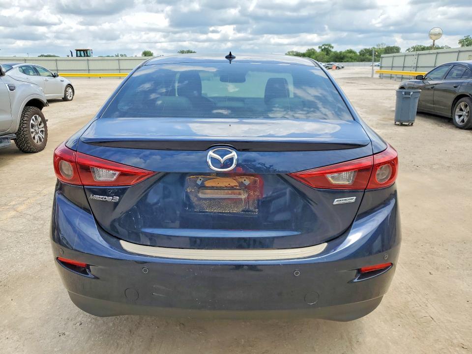 Auction sale of the 2018 Mazda 3, vin: 3MZBN1W31JM253213, lot number: 52916166