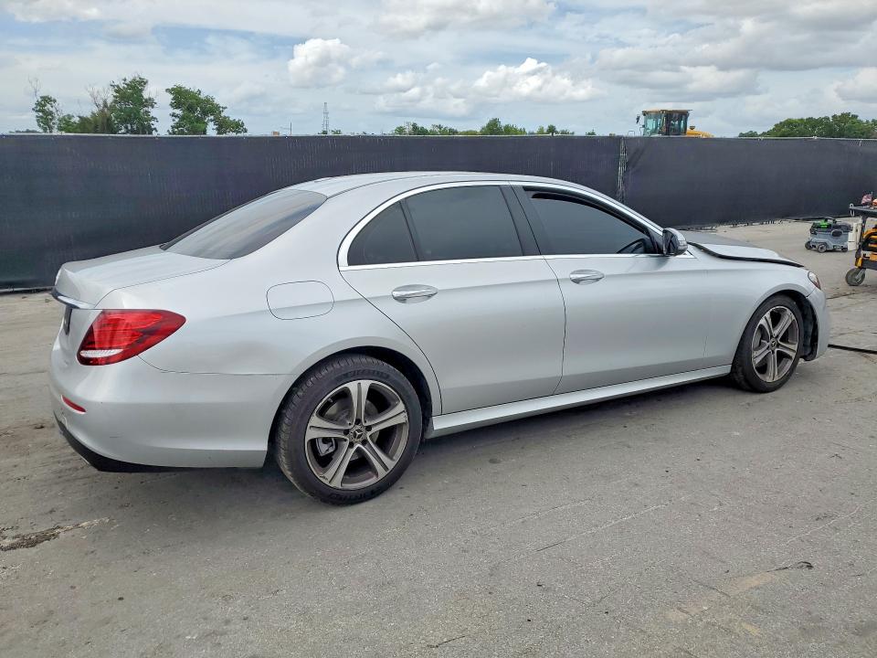 2020 Mercedes-benz E მანქანა იყიდება აუქციონზე, vin: W1KZF8DB8LA837342, აუქციონის ნომერი: 56114746