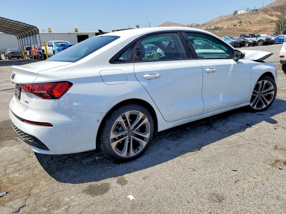Продажа на аукционе авто 2026 Audi A3, vin: WAUGUDGY9TA052275, номер лота: 55749266