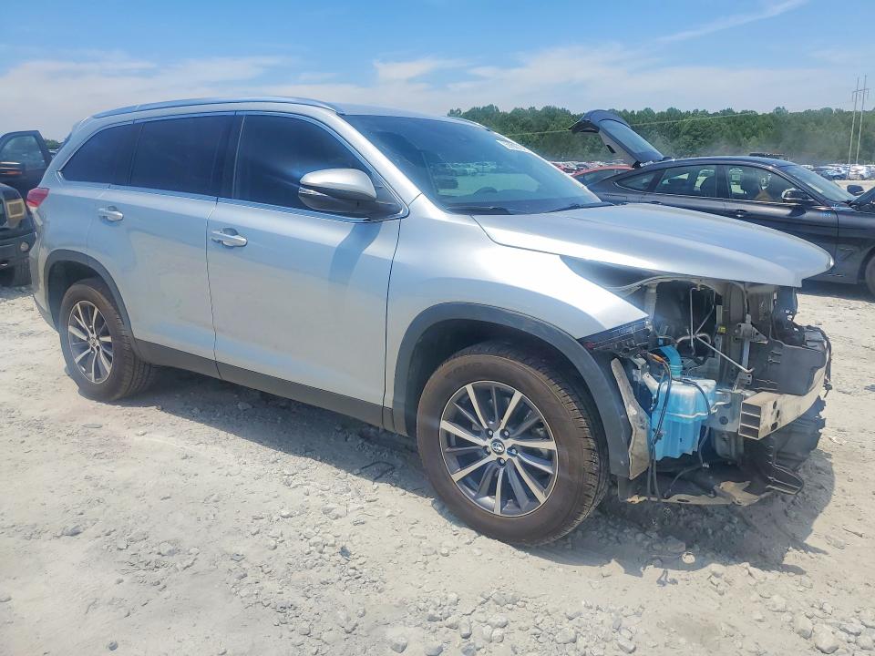 55888676 :رقم المزاد ، 5TDKZRFH4KS571040 vin ، 2019 Toyota Highlander مزاد بيع
