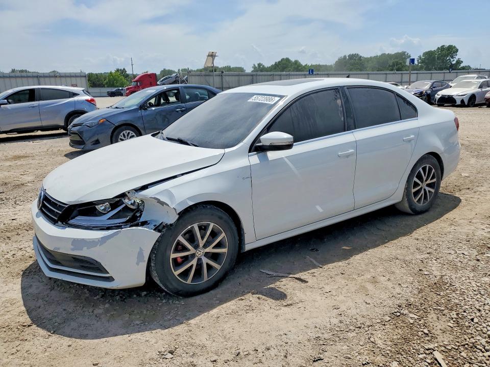 55723986 :رقم المزاد ، 3VWDB7AJ3JM260142 vin ، 2018 Volkswagen Jetta مزاد بيع