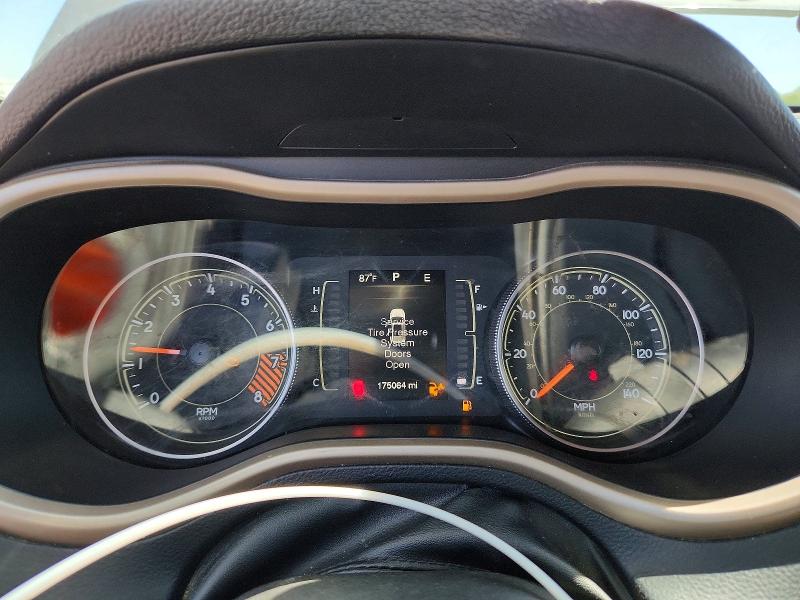 56700556 :رقم المزاد ، 1C4PJLCS5FW712195 vin ، 2015 Jeep Cherokee مزاد بيع