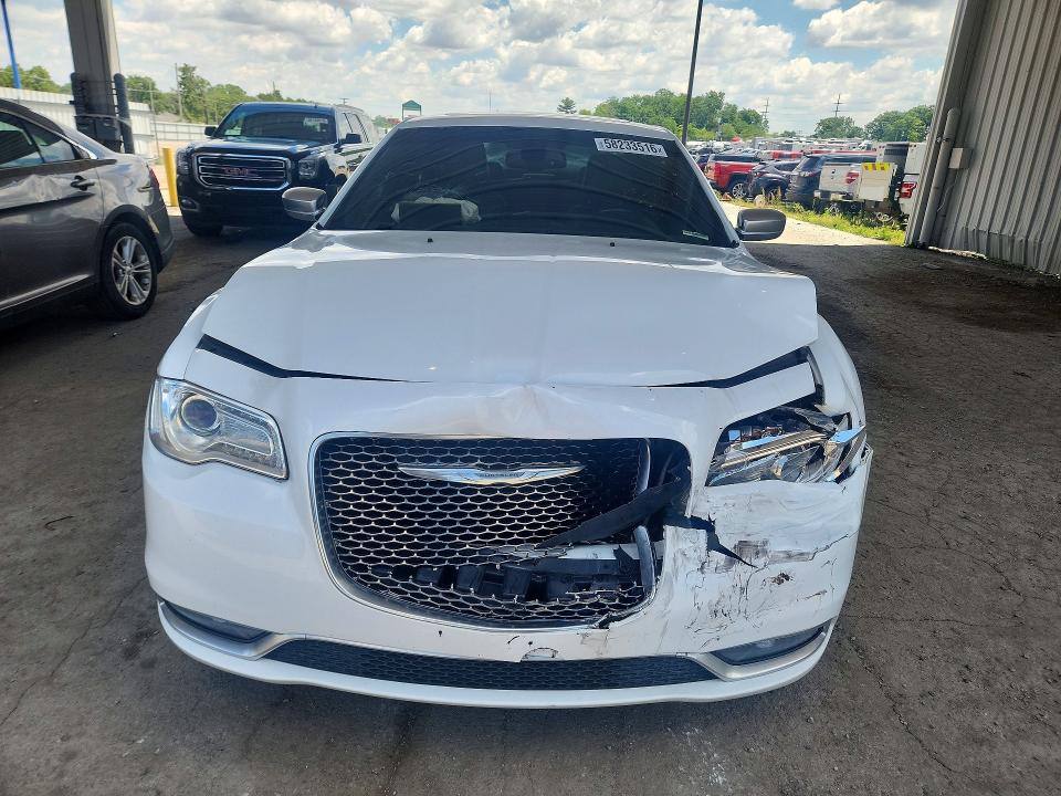 58233516 :رقم المزاد ، 2C3CCASG8FH792900 vin ، 2015 Chrysler 300c مزاد بيع