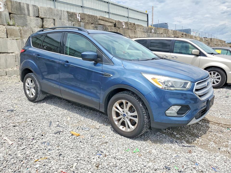 57917006 :رقم المزاد ، 1FMCU9HD3JUA89873 vin ، 2018 Ford Escape مزاد بيع
