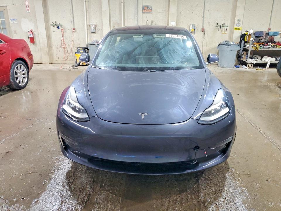 55904806 :رقم المزاد ، 5YJ3E1EB1KF205751 vin ، 2019 Tesla Model 3 مزاد بيع