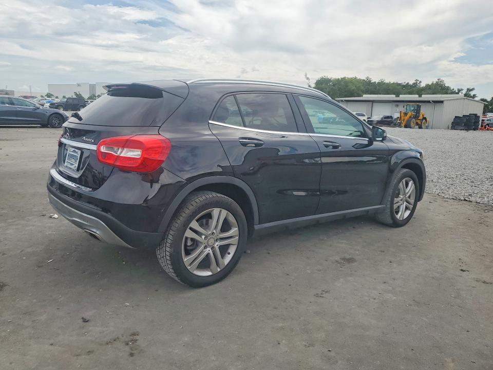 55541756 :رقم المزاد ، WDCTG4GB7FJ112458 vin ، 2015 Mercedes-benz Gla مزاد بيع