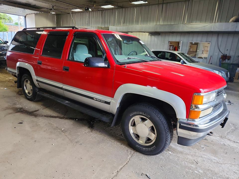 1997 Chevrolet Suburban მანქანა იყიდება აუქციონზე, vin: 1GNFK16RXVJ364113, აუქციონის ნომერი: 57200586