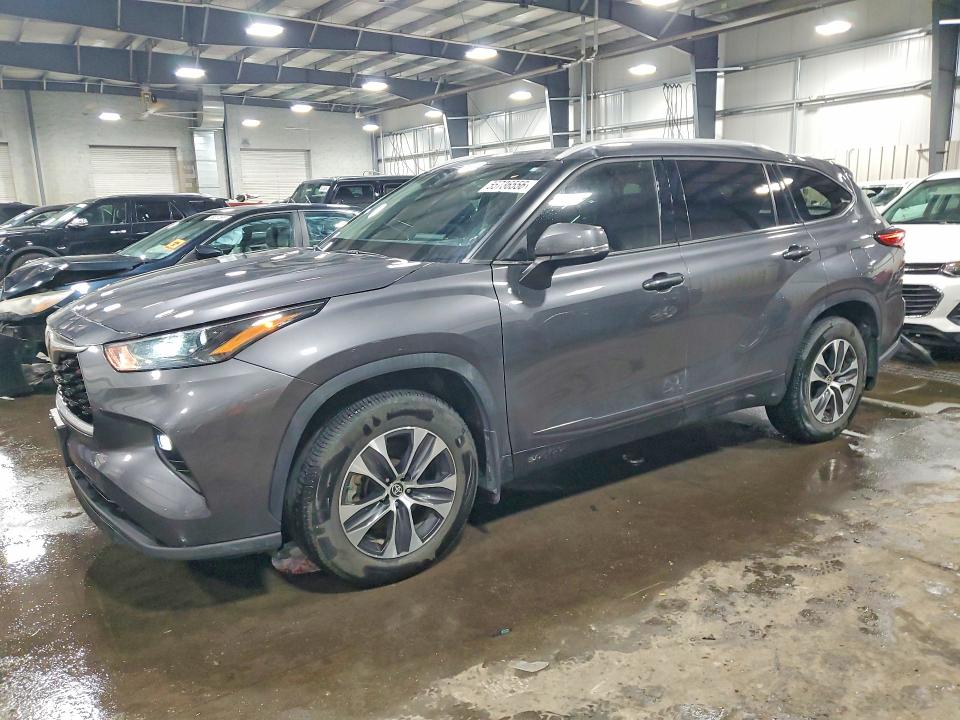 Auction sale of the 2022 Toyota Highlander, vin: 5TDGZRBH8NS230000, lot number: 55736556