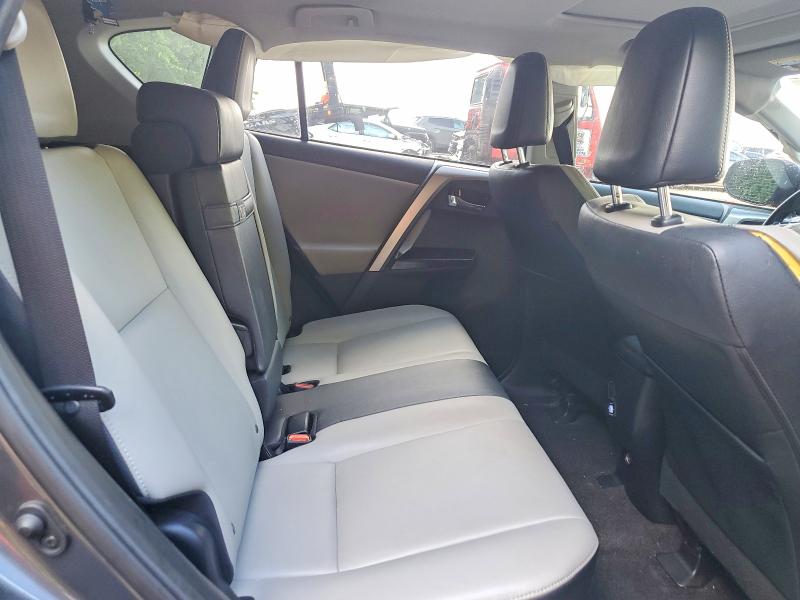 58228286 :رقم المزاد ، JTMDJREV7JD236663 vin ، 2018 Toyota Rav4 Hv مزاد بيع