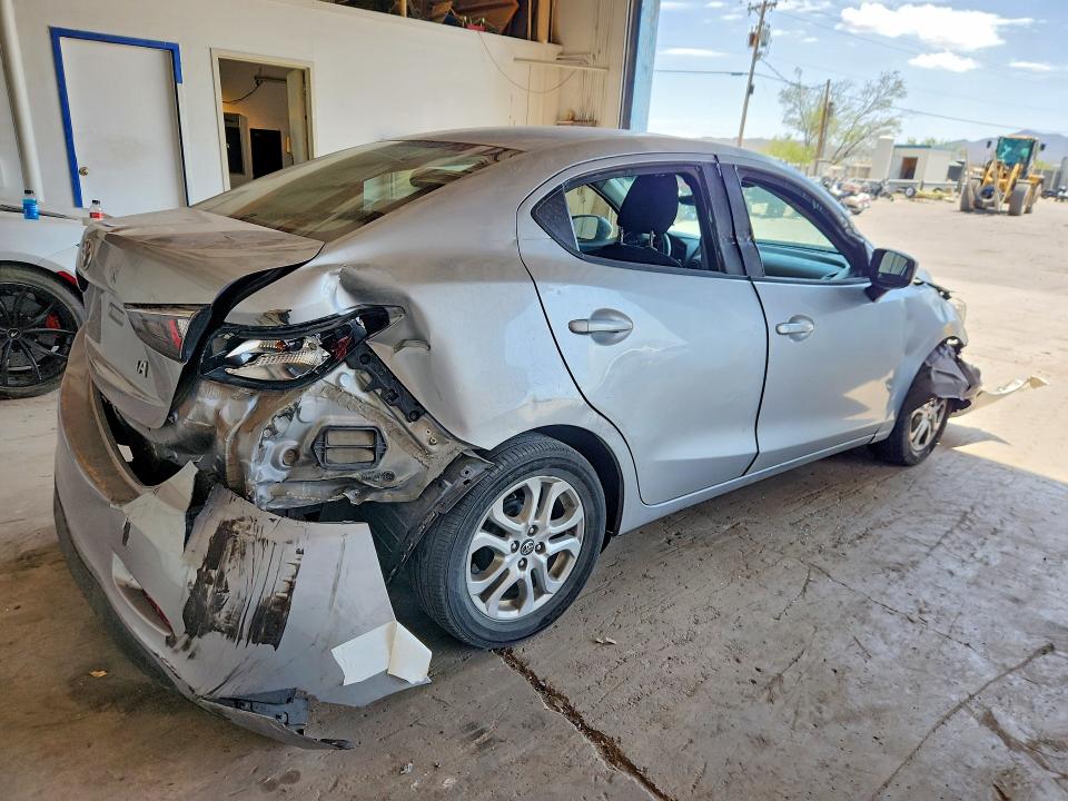 59294856 :رقم المزاد ، 3MYDLBYV0JY306404 vin ، 2018 Toyota Yaris Ia مزاد بيع